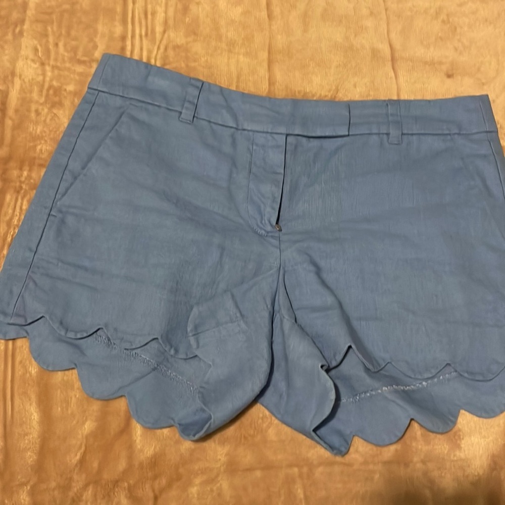 GUC jcrew scalloped hem shorts.
